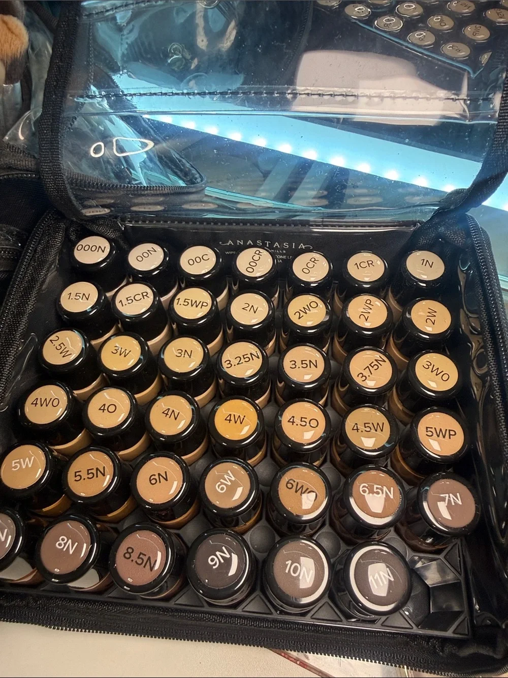 Anastasia Beverly Hills Foundation Set – 41 shades with black travel case